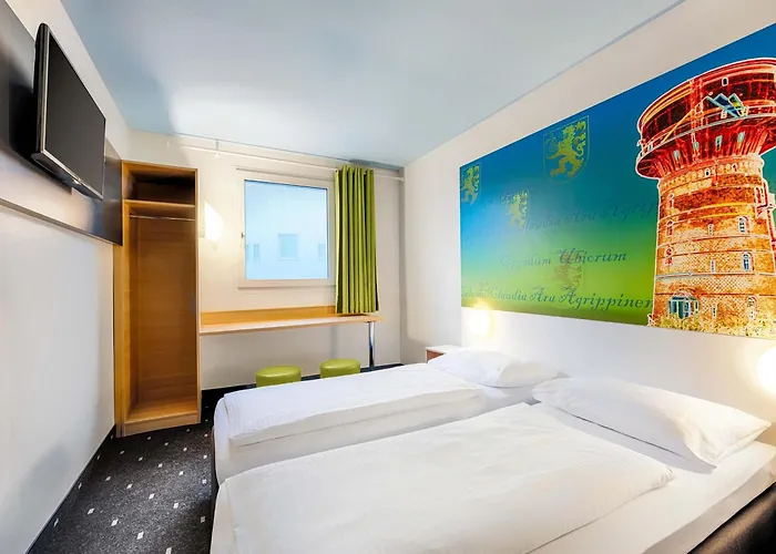 Koeln-frechen מלון 3*